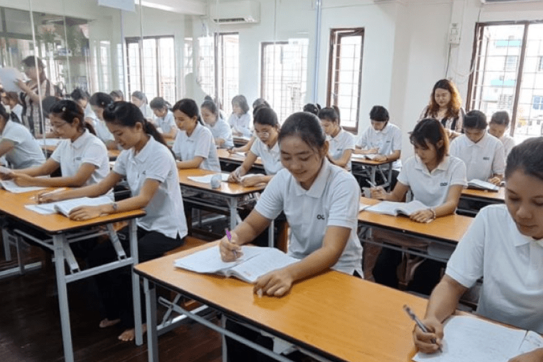 現地の日本語学校での授業の様子